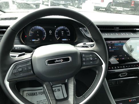 New 2026 Jeep Grand Cherokee Limited image 24