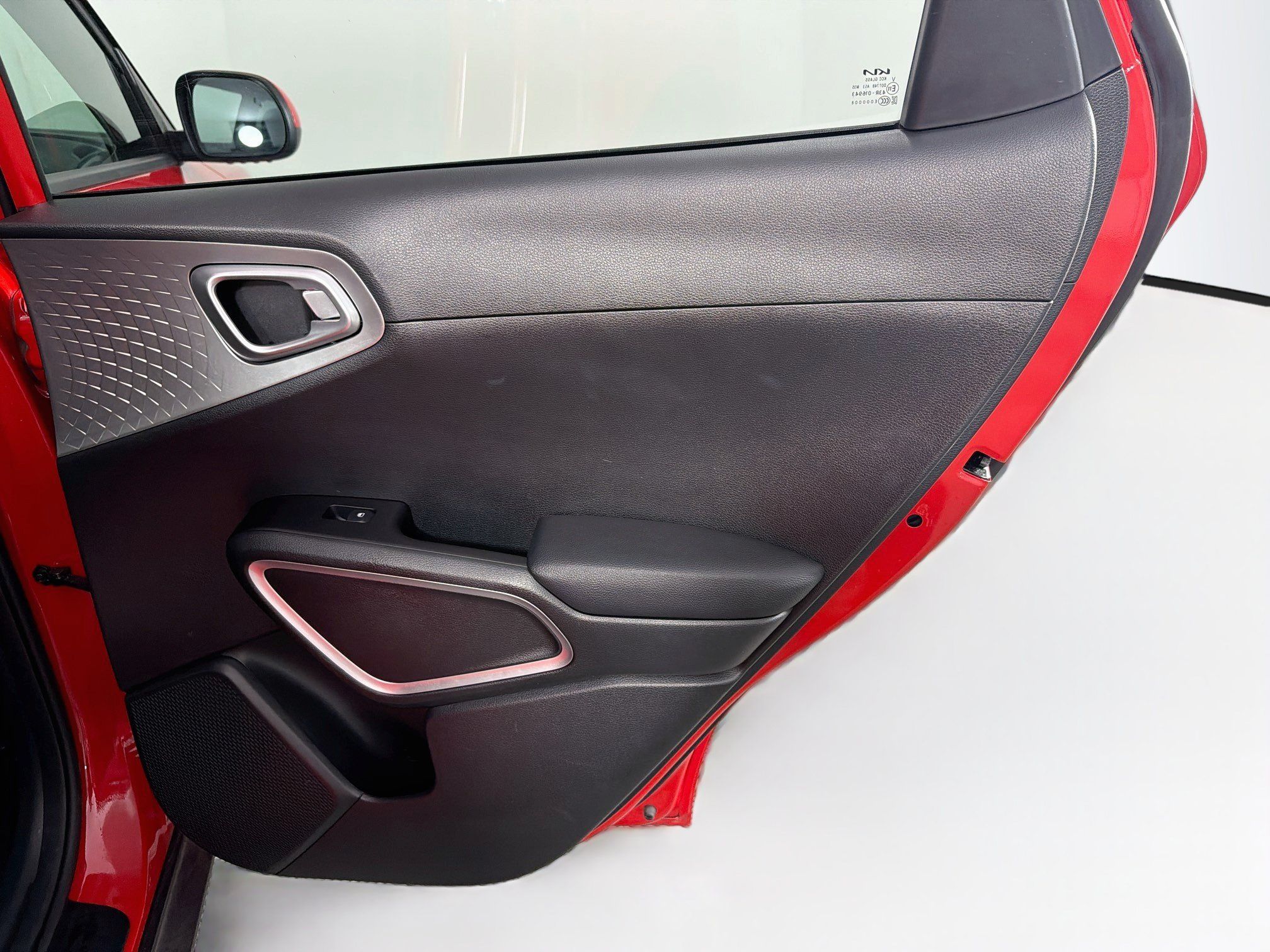 Used 2025 Kia Soul LX w/ LX Technology Package FWD image 30