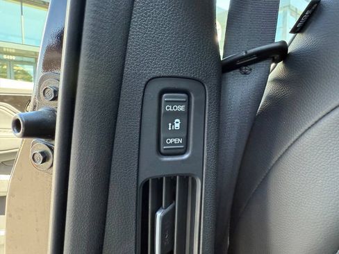 Used 2025 Honda Odyssey Touring image 40