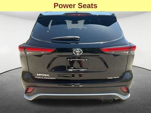 Used 2021 Toyota Highlander XSE AWD/4WD image 11