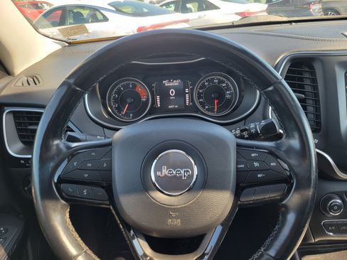 Used 2020 Jeep Cherokee Latitude Plus AWD/4WD image 10