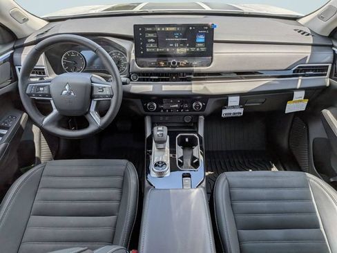 New 2026 Mitsubishi Outlander AWD image 11