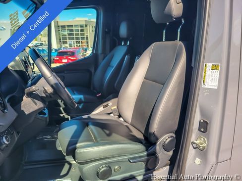 Used 2022 Mercedes-Benz Sprinter 2500 image 9