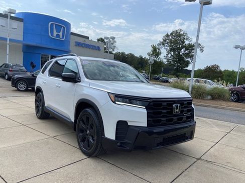Used 2026 Honda Pilot Black Edition image 2