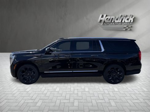 Used 2025 GMC Yukon XL Denali w/ Denali Reserve Package AWD/4WD image 8