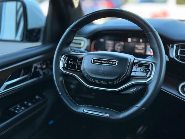 Used 2022 Jeep Grand Wagoneer Series II w/ Convenience Group III AWD/4WD image 18
