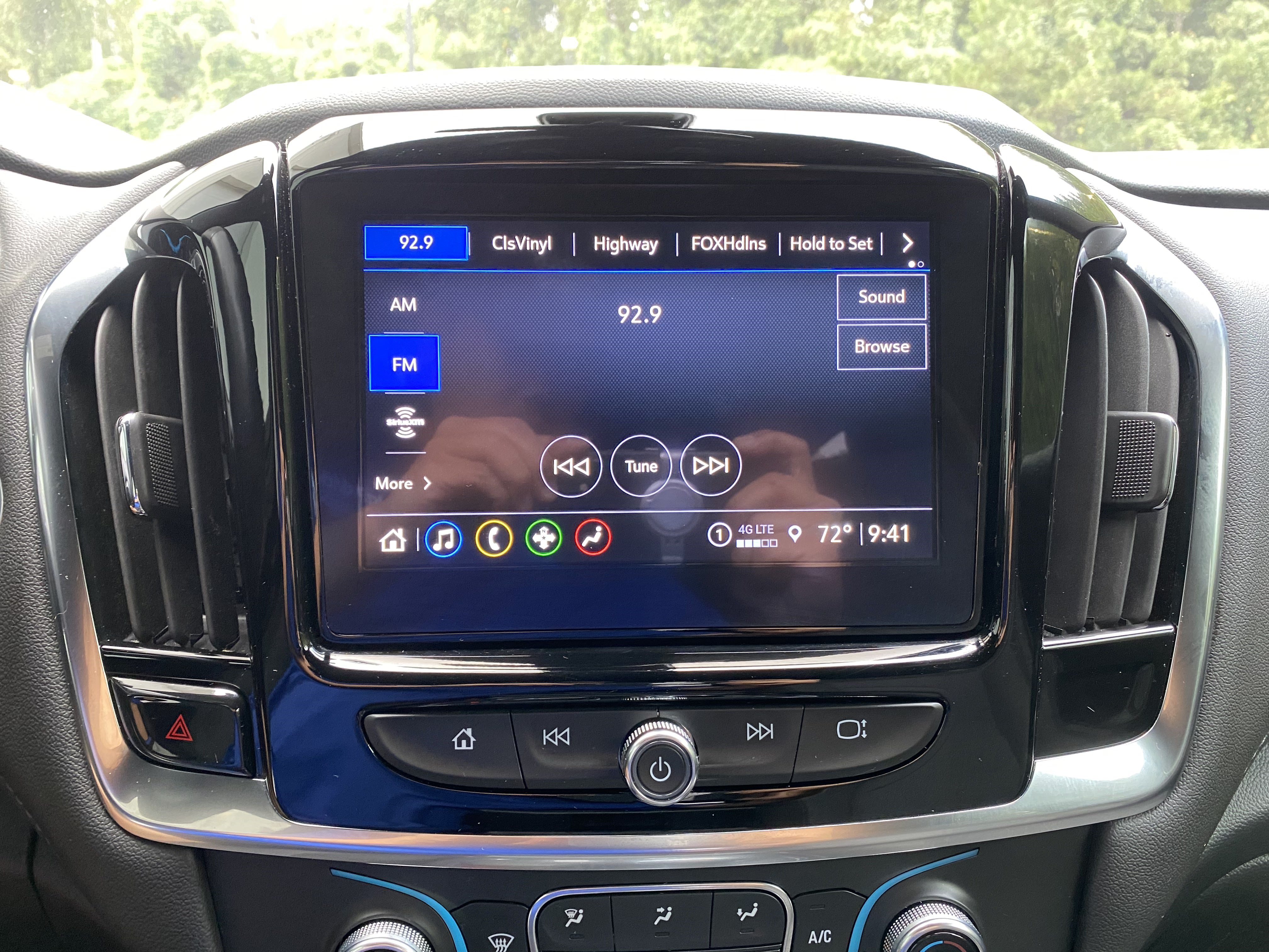 Used 2023 Chevrolet Traverse LT FWD image 26