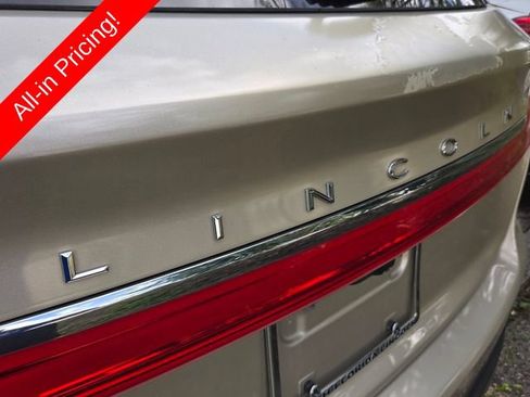 Used 2017 Lincoln MKX Reserve FWD image 4