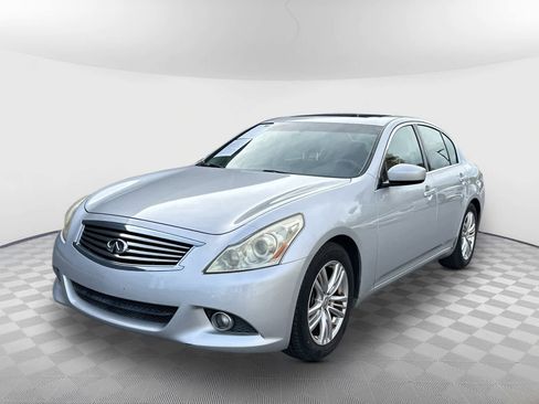 Used 2013 INFINITI G37 Journey w/ Premium Pkg image 2