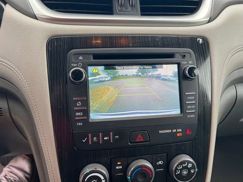 Used 2017 Chevrolet Traverse LT w/ Style and Technology Package AWD/4WD image 42