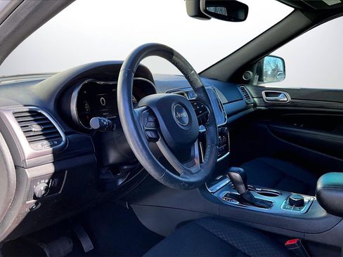 Used 2019 Jeep Grand Cherokee Laredo image 20