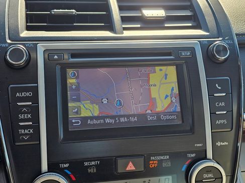 Used 2013 Toyota Camry XLE w/ Leather Pkg image 7