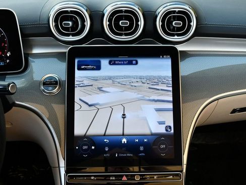 Used 2025 Mercedes-Benz CLE 300 4MATIC Cabriolet image 70