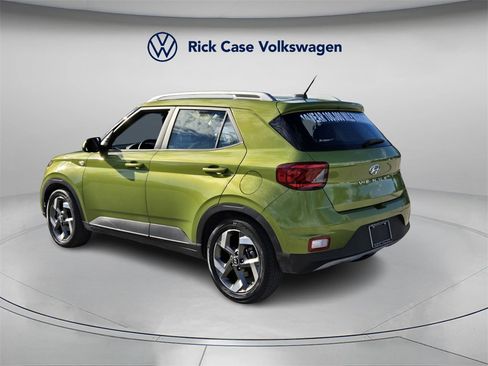 Used 2023 Hyundai Venue SEL image 7