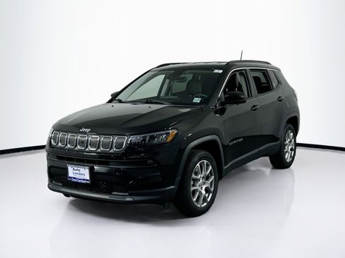 Used 2022 Jeep Compass Latitude AWD/4WD image 1