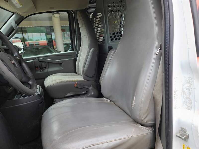 Used 2016 GMC Savana 2500 Extended RWD image 10