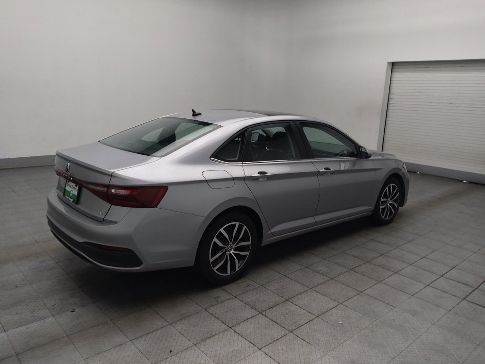 Used 2025 Volkswagen Jetta SE FWD image 10