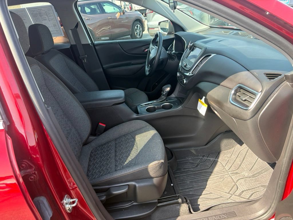 Used 2024 Chevrolet Equinox LT w/ LPO, Floor Liner Package FWD image 10