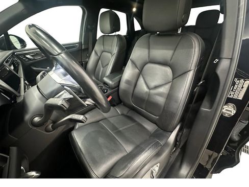 Used 2019 Porsche Macan S image 12
