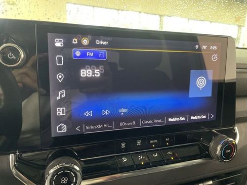 Used 2023 Chevrolet Colorado Trail Boss w/ Technology Package image 16