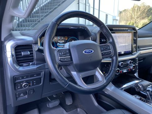 Used 2021 Ford F150 Lariat w/ Equipment Group 502A High image 17