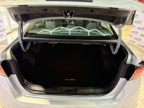 Used 2025 Nissan Altima 2.5 SV image 44