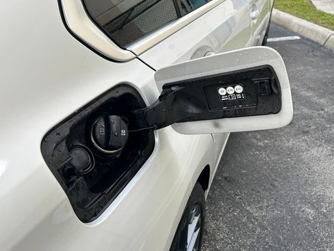 Used 2025 BMW 330i Sedan RWD image 36