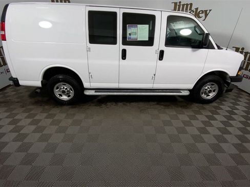 Used 2024 GMC Savana 2500 w/ Driver Convenience Package image 9