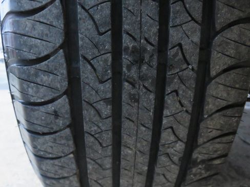 Used 2016 GMC Canyon SLE w/ All Terrain Package image 34