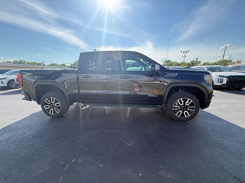Used 2025 GMC Sierra 1500 AT4 w/ AT4 Premium Package AWD/4WD image 2