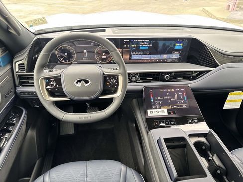 New 2026 INFINITI QX80 4WD image 10