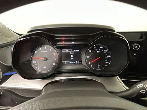 Used 2024 Chevrolet Trax LS w/ LS Convenience Package FWD image 18