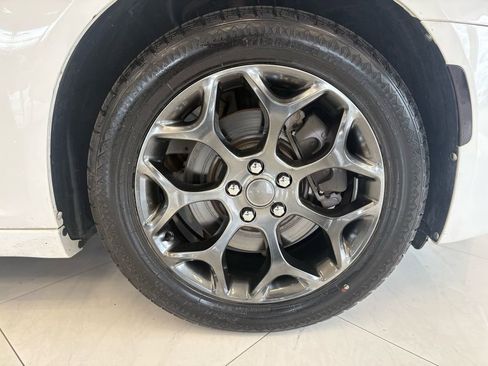 Used 2018 Chrysler 300 S w/ Safetytec Plus Group AWD/4WD image 40