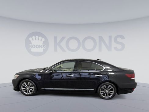 Used 2016 Lexus LS 460 w/ Comfort Package image 2