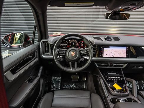 Certified 2025 Porsche Cayenne E-Hybrid AWD/4WD image 13