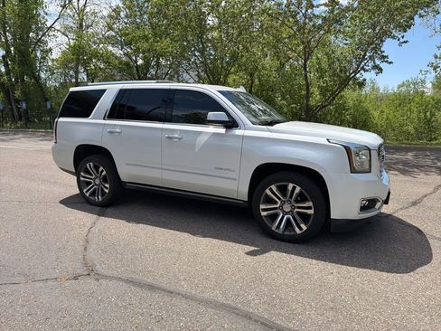 Used 2018 GMC Yukon Denali w/ Denali Ultimate Package AWD/4WD image 14