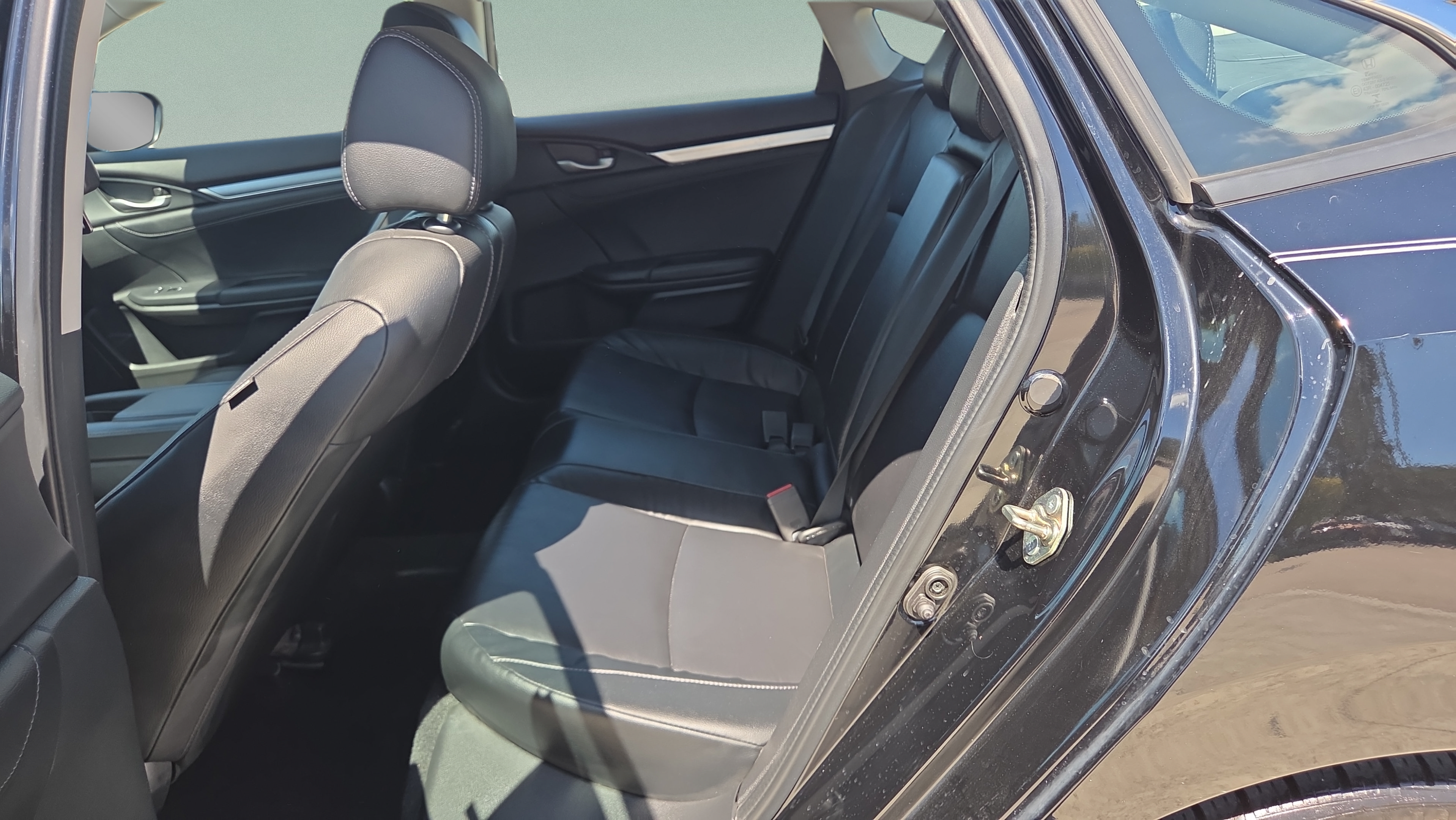 Used 2016 Honda Civic Touring image 11