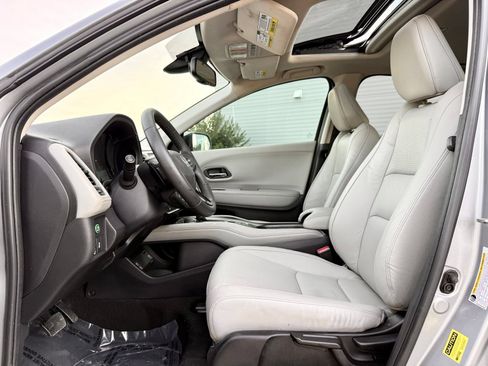 Used 2021 Honda HR-V EX-L image 13