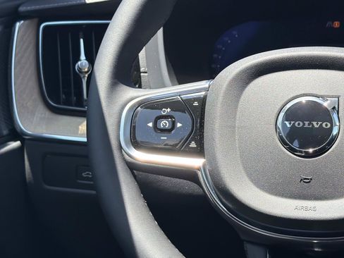 New 2026 Volvo XC60 T8 Ultra w/ Climate Package AWD/4WD image 8