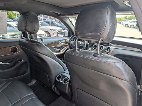 Used 2019 Mercedes-Benz GLC 300 4MATIC image 21