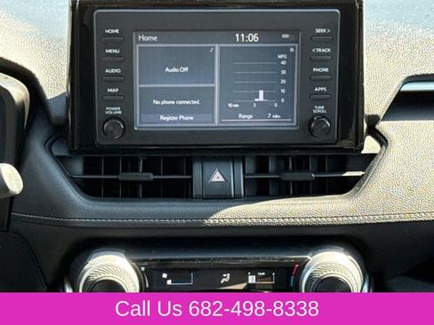 Used 2019 Toyota RAV4 LE FWD image 11