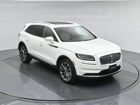 Used 2023 Lincoln Nautilus Reserve w/ Luxury Package AWD/4WD image 40