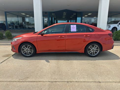 Used 2022 Kia Forte GT-Line w/ GT-Line Premium Package FWD image 4