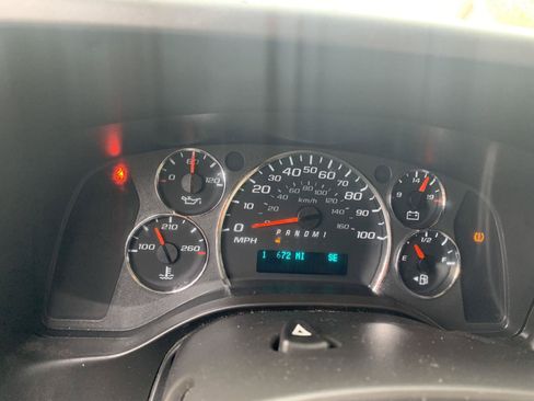 Used 2021 Chevrolet Express 3500 w/ Driver Convenience Package RWD image 14