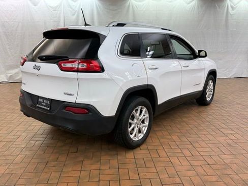 Used 2017 Jeep Cherokee Latitude AWD/4WD image 7