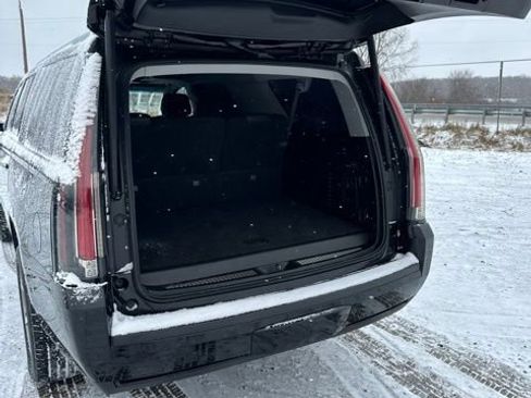 Used 2016 Cadillac Escalade ESV Premium image 13
