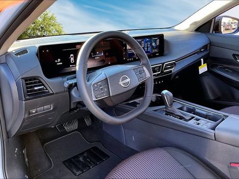 New 2026 Nissan Sentra SR w/ Floor Mat Package FWD image 7