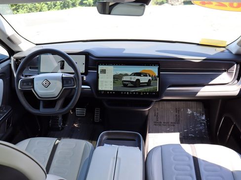 Used 2024 Rivian R1S Adventure Quad AWD/4WD image 10