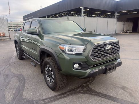 Used 2022 Toyota Tacoma TRD Off-Road image 1