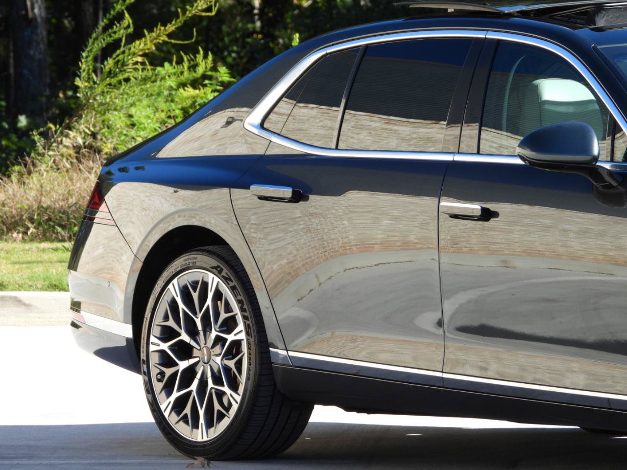 Used 2023 Genesis G90 3.5T AWD/4WD image 14